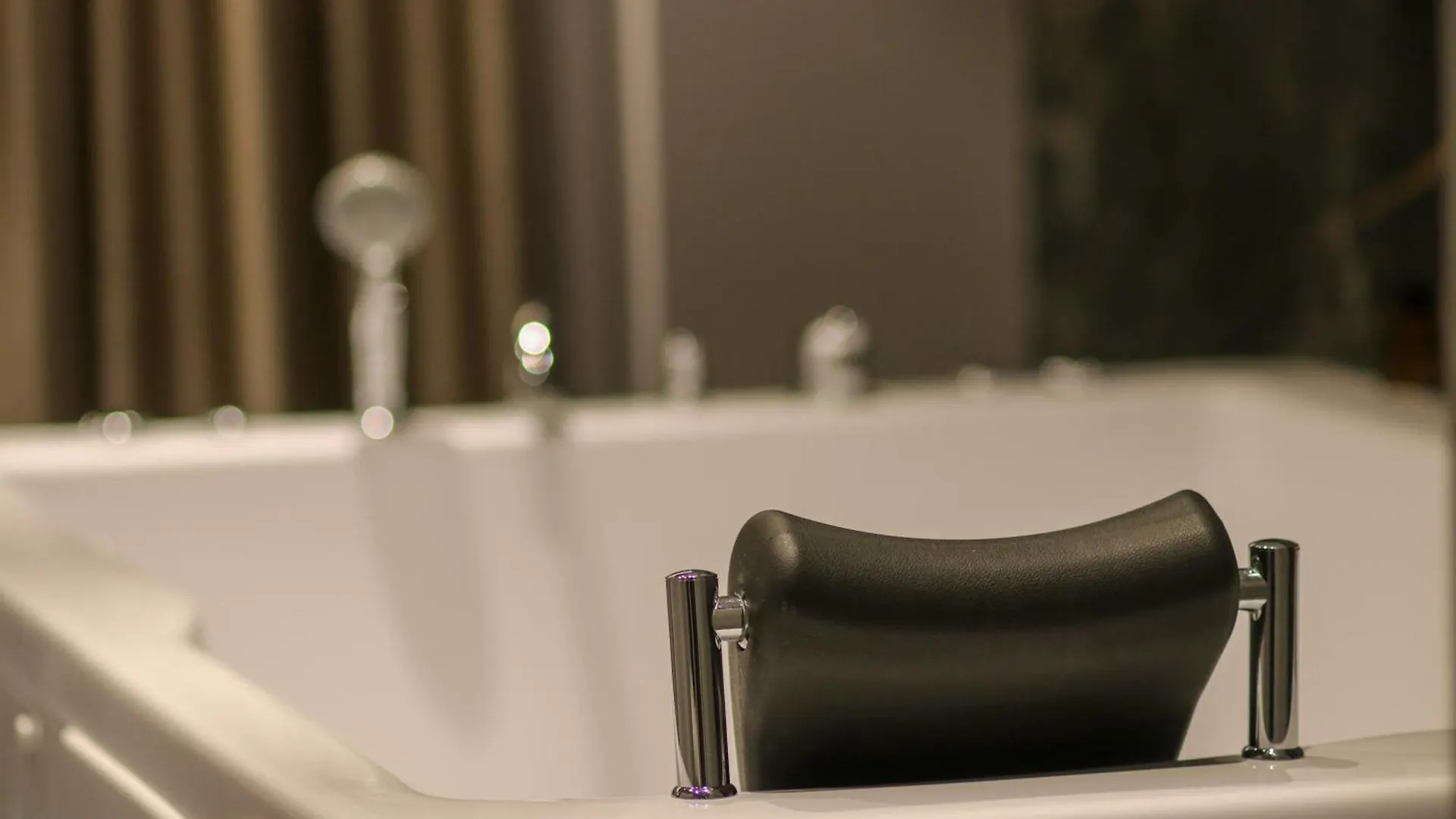 Atrium Hotel Mjull-Bathore