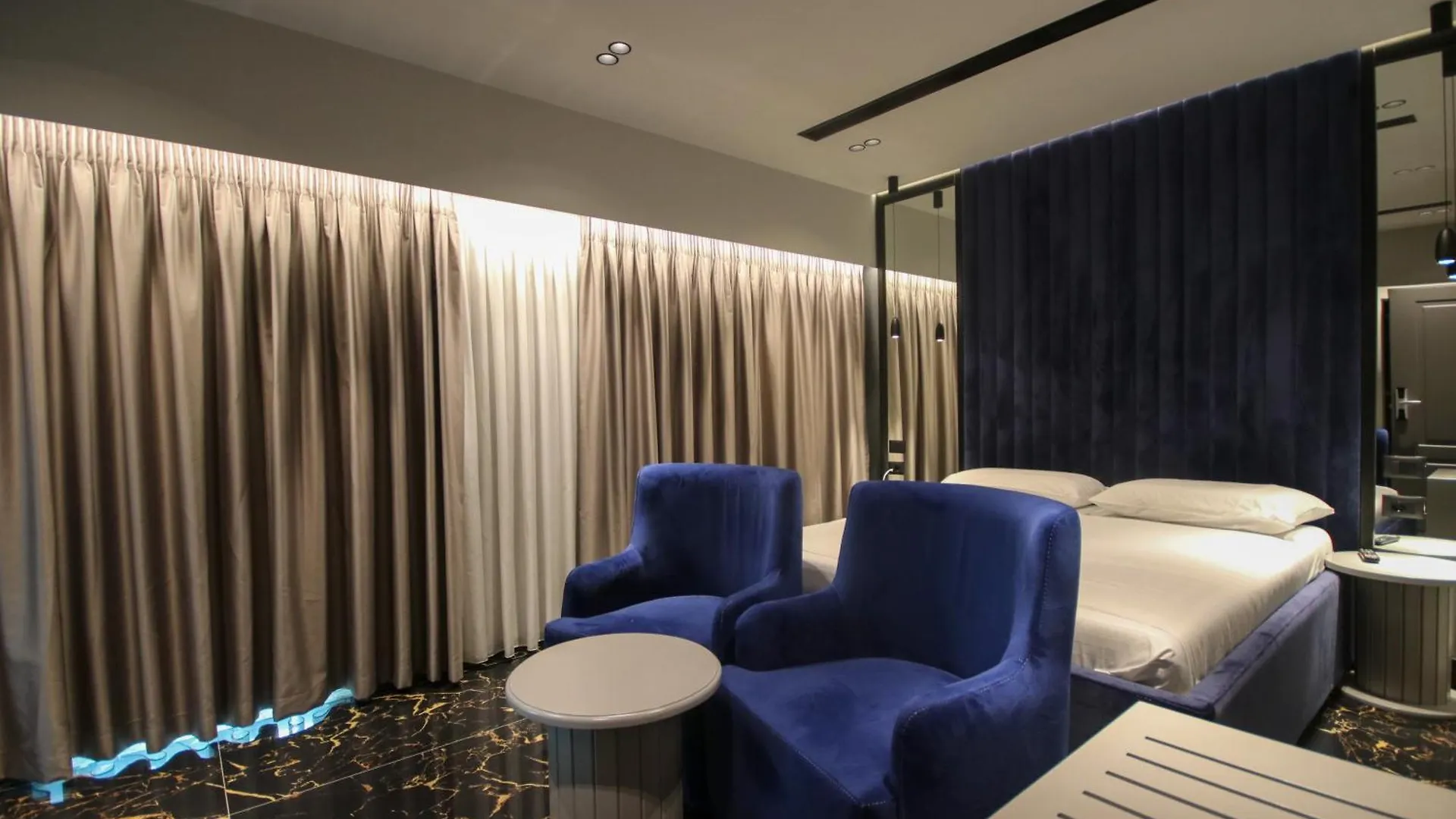 Love hotel Atrium Hotel Mjull-Bathore