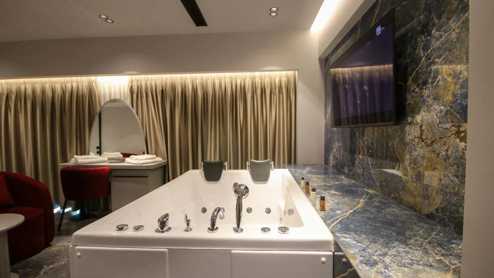 Atrium Hotel Mjull-Bathore Albania