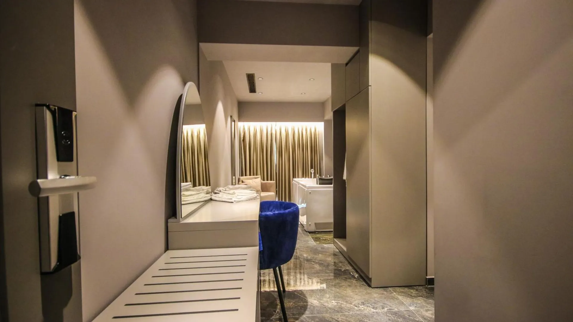 Atrium Hotel Mjull-Bathore