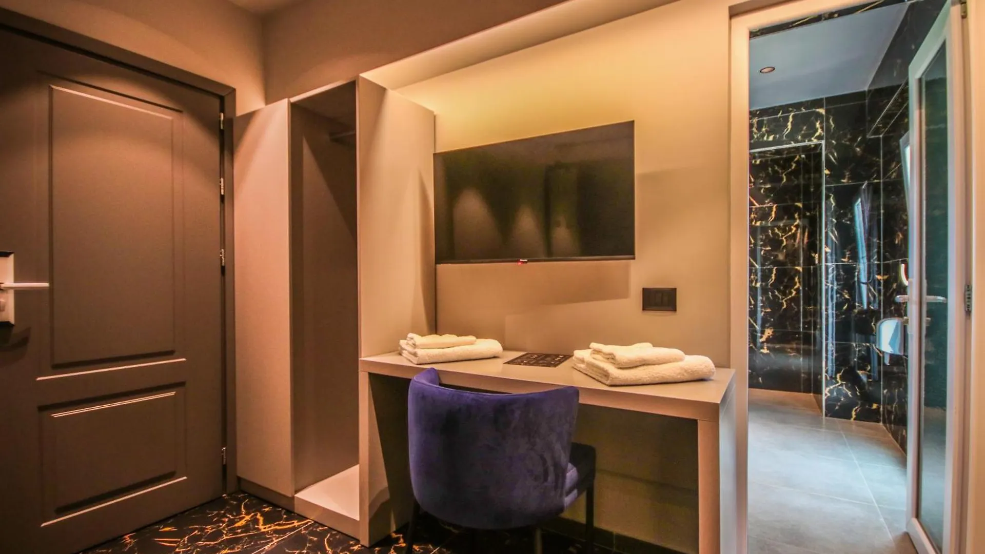 Love hotel Atrium Hotel Mjull-Bathore