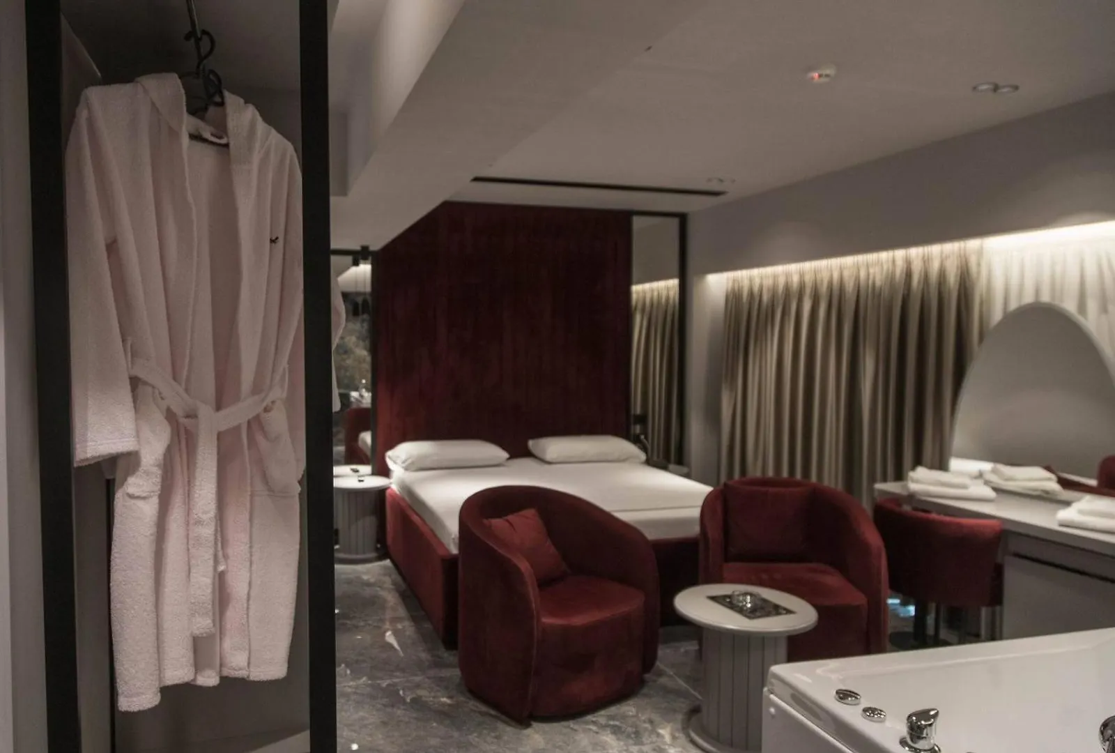 Atrium Hotel Mjull-Bathore